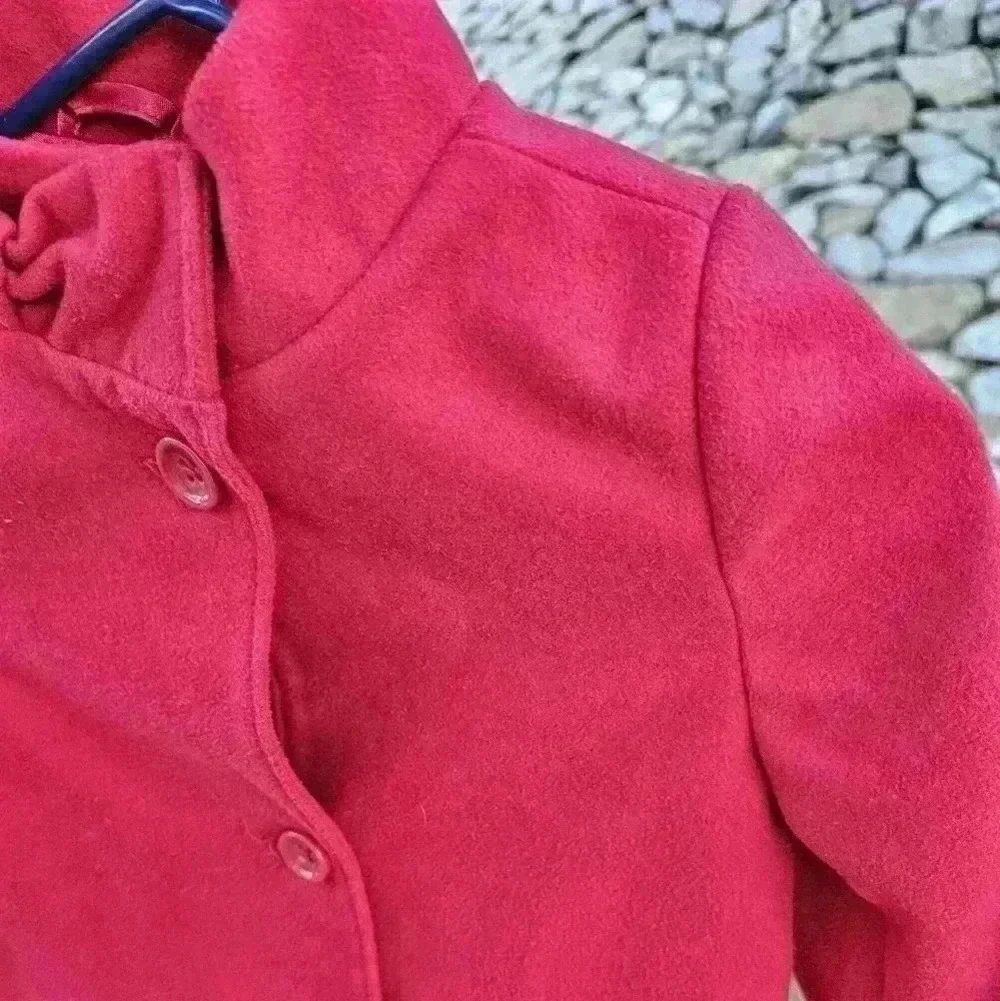 Stylish Red Overcoat - Perfect for Cold Weather